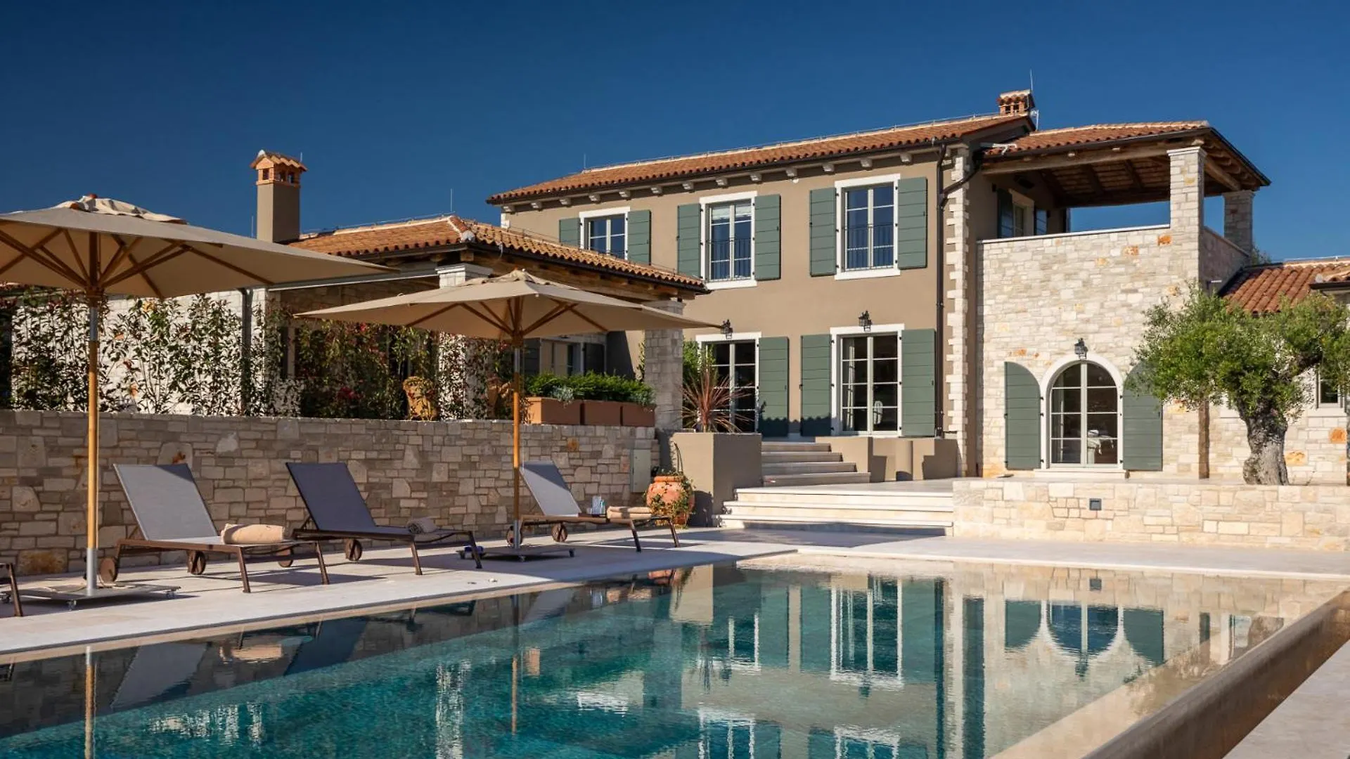 Villa Olive View contacts